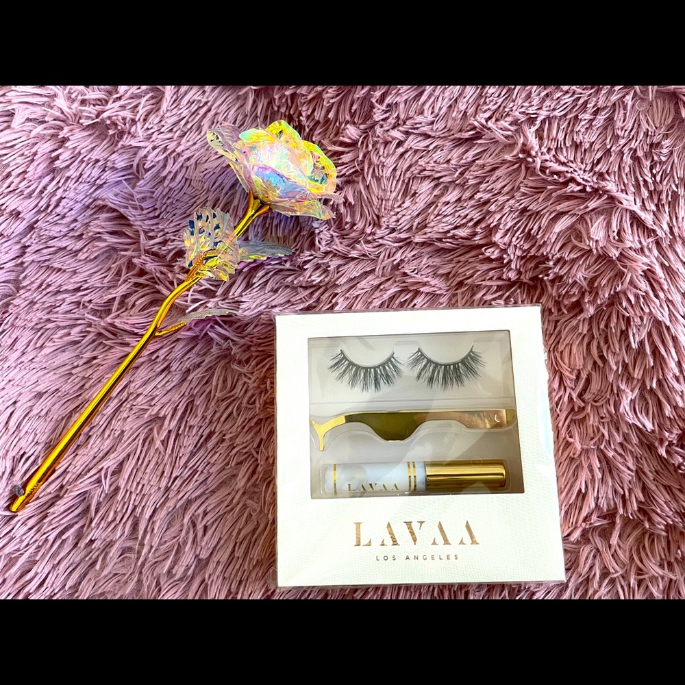 LAVAA Los Angeles flirty eyelashes set